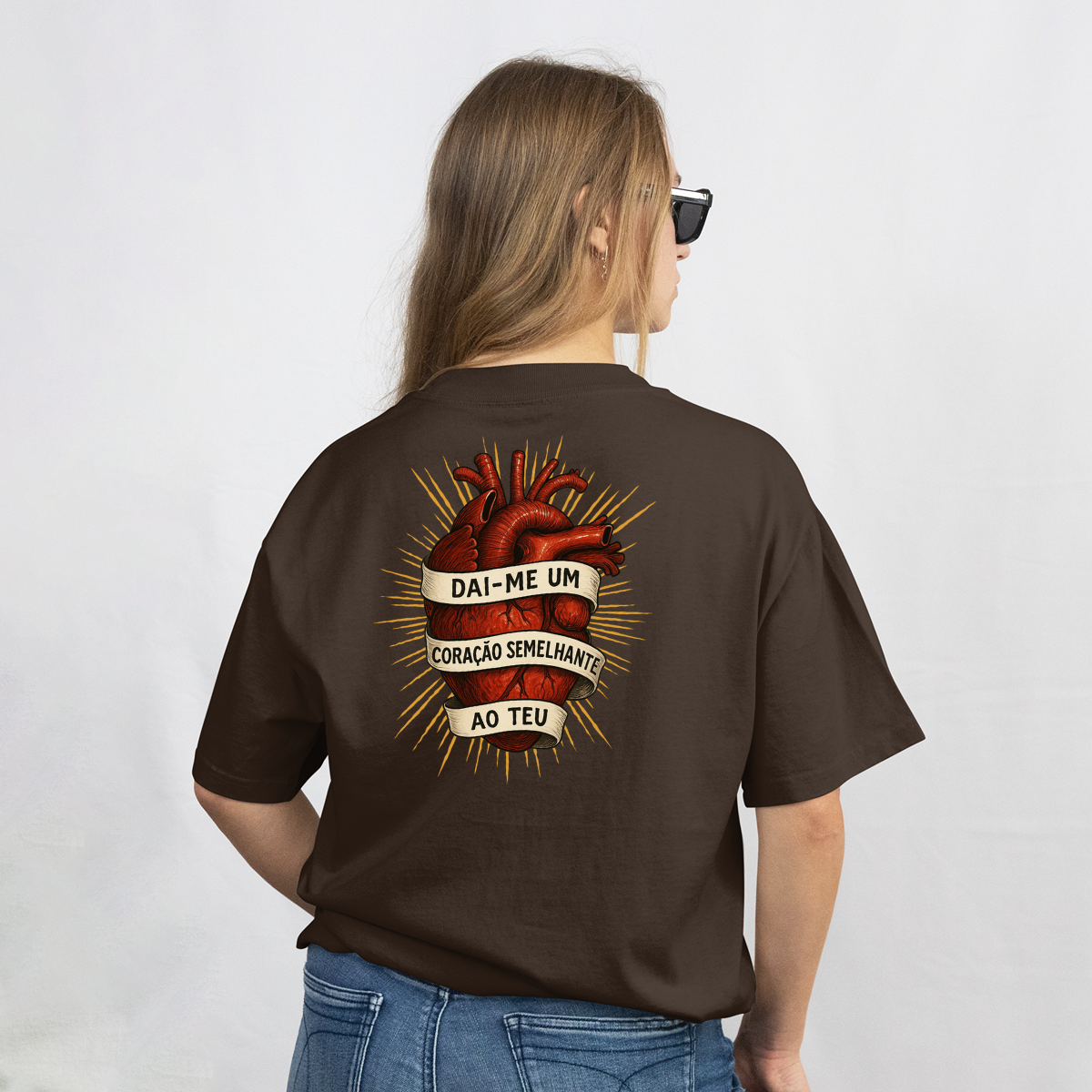 CAMISETA CATÓLICA CORAÇÃO DE JESUS  MARROM